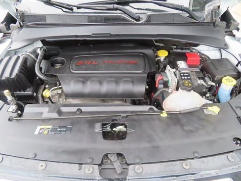 Used 2022 Jeep Compass Limited image 13