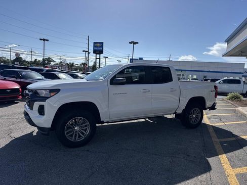 Used 2024 Chevrolet Colorado LT w/ LT Convenience Package image 4