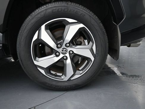 Used 2021 Toyota RAV4 SE w/ Weather & Moonroof Package AWD/4WD image 15
