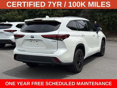 Used 2021 Toyota Highlander XLE AWD/4WD image 2