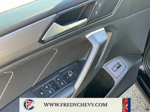 Used 2024 Volkswagen Tiguan SE AWD/4WD image 13