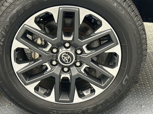 Used 2023 Toyota Tundra Limited image 18