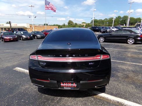 Used 2017 Lincoln MKZ Premiere FWD image 3