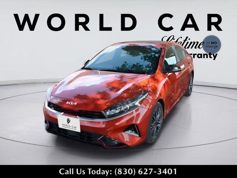 Used 2023 Kia Forte GT-Line w/ GT-Line Premium Package FWD image 3