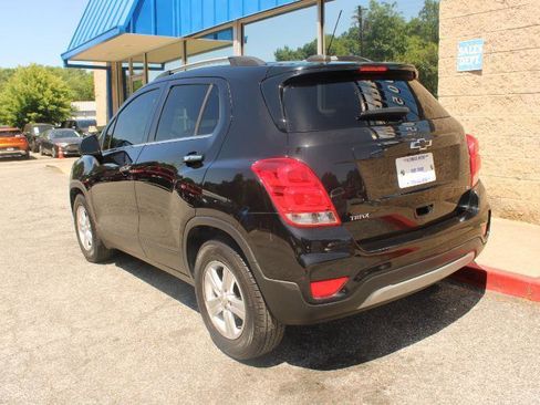Used 2020 Chevrolet Trax LT w/ LT Convenience Package FWD image 4