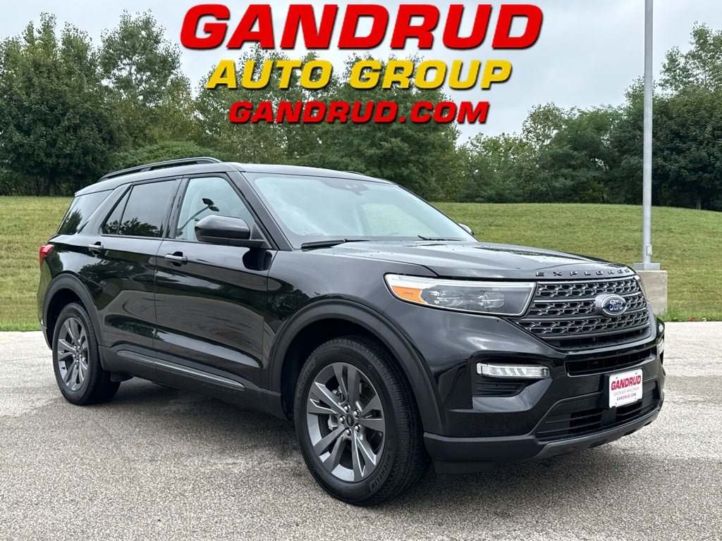 Used 2023 Ford Explorer XLT w/ Equipment Group 202A AWD/4WD image 1