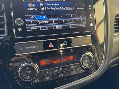 Used 2019 Mitsubishi Outlander SEL image 14