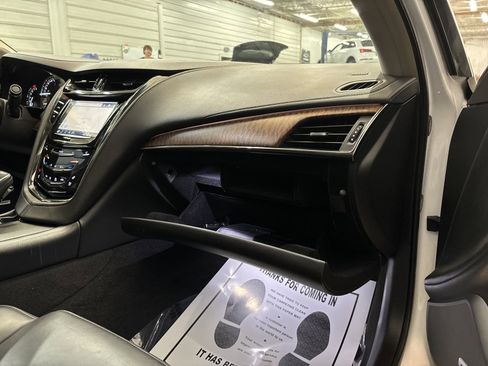 Used 2018 Cadillac CTS Luxury image 30