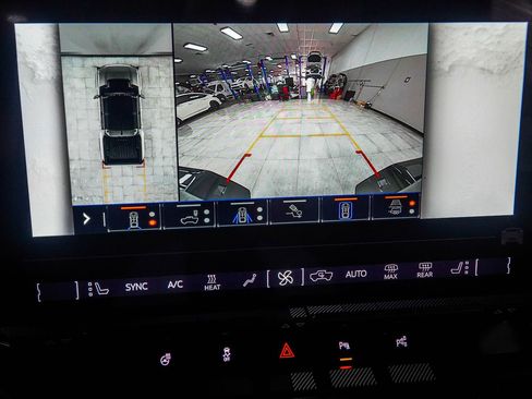 Used 2025 GMC Hummer EV 3X AWD/4WD image 38