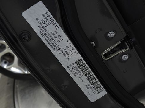 Used 2016 Chrysler 300 C Platinum w/ Safetytec Plus Group image 32