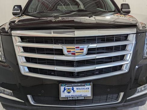 Used 2016 Cadillac Escalade Luxury image 57