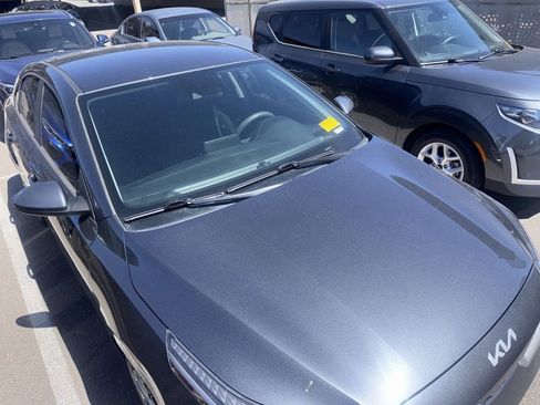 Used 2023 Kia Forte LX FWD image 3