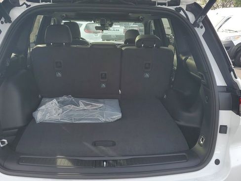 New 2025 Jeep Grand Cherokee Limited image 10