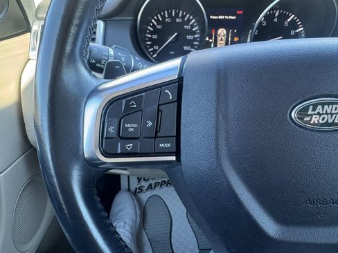 Used 2016 Land Rover Discovery Sport HSE image 22