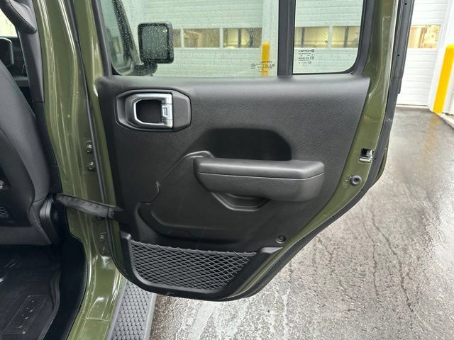 Used 2024 Jeep Wrangler Unlimited Rubicon 4xe w/ Convenience Group AWD/4WD image 13