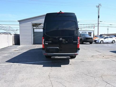 Used 2019 Mercedes-Benz Sprinter 2500 image 7
