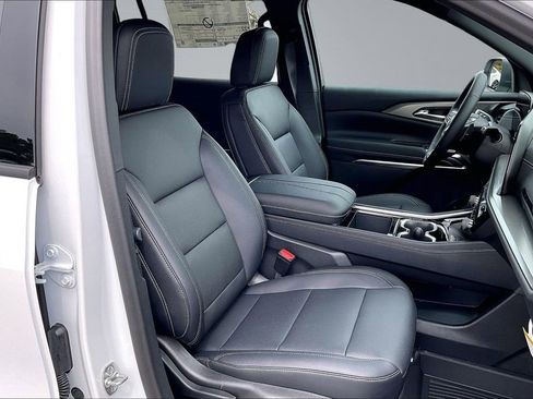 New 2026 Chevrolet Traverse LT FWD image 11
