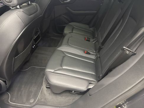 Used 2019 Audi Q8 Premium Plus AWD/4WD image 29