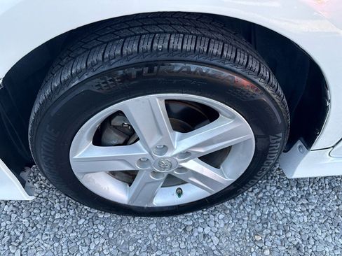 Used 2014 Toyota Camry SE image 7