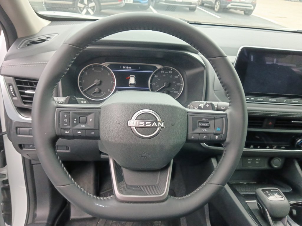 Used 2026 Nissan Rogue SV FWD image 11