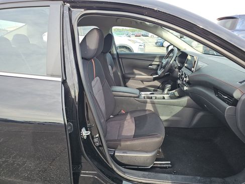 Used 2024 Nissan Sentra SR FWD image 14