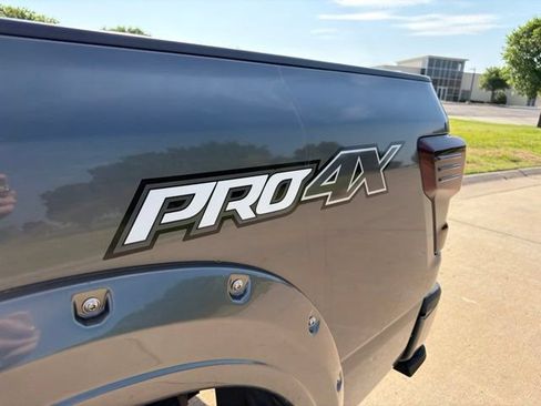 Used 2019 Nissan Titan PRO-4X w/ Pro-4x Convenience Package AWD/4WD image 12