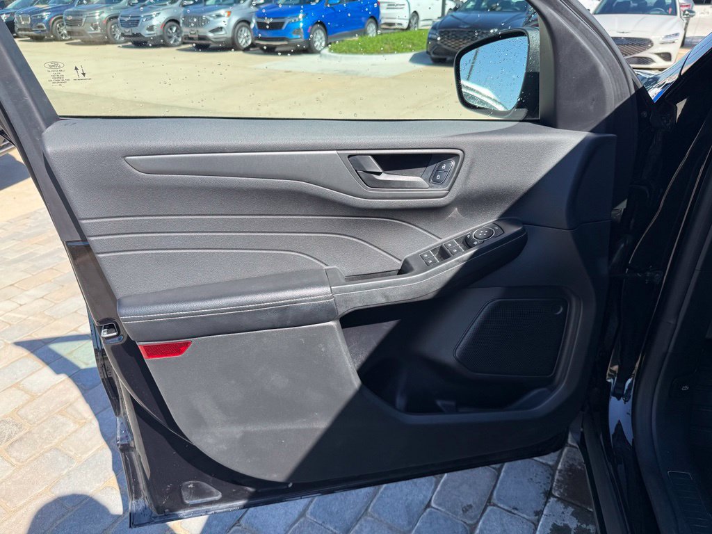 Used 2023 Ford Escape Active AWD/4WD image 10