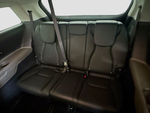 Used 2026 Kia Carnival FWD image 29