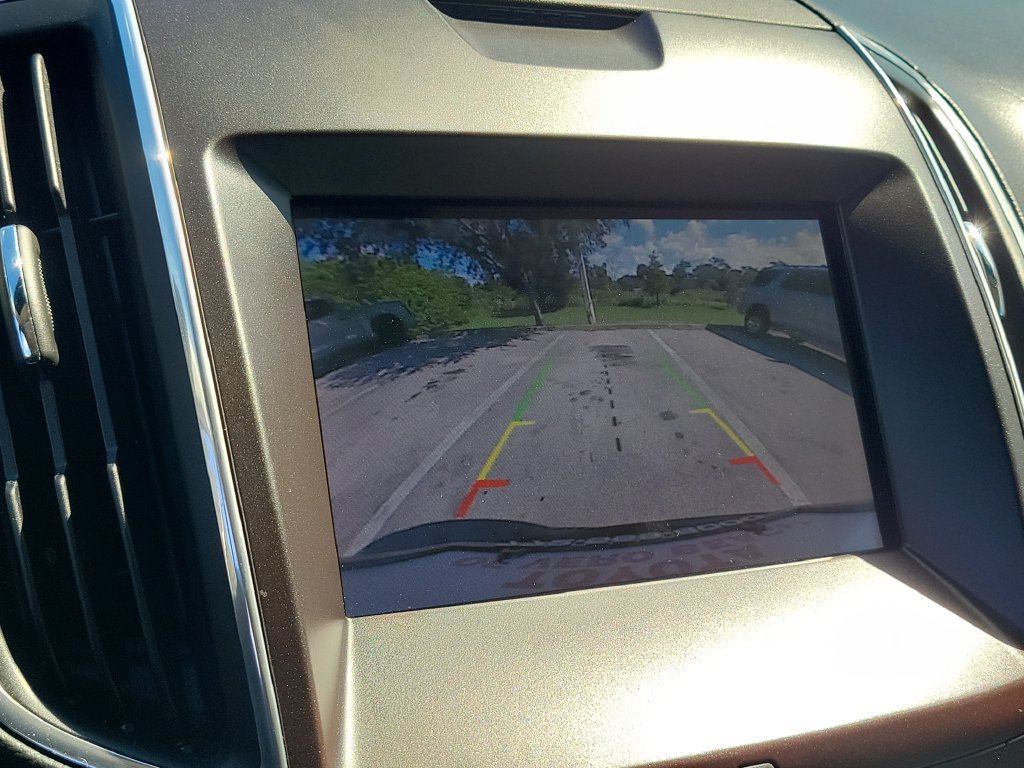 Used 2020 Ford Edge Titanium FWD image 16