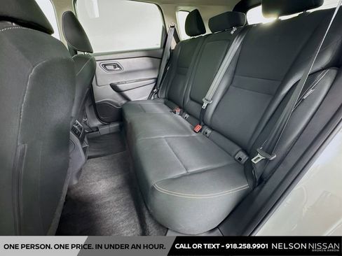 Used 2024 Nissan Rogue S FWD image 22