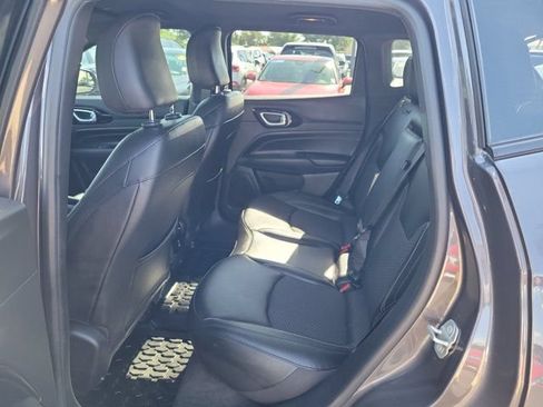 Used 2024 Jeep Compass Latitude w/ Convenience Group AWD/4WD image 13