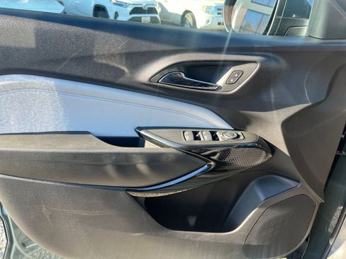 Used 2025 Chevrolet Trax LT image 20