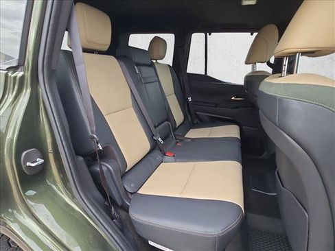 Used 2025 Lexus GX 550 AWD/4WD image 19