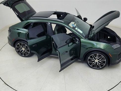 Used 2025 Porsche Macan 4S Electric image 82