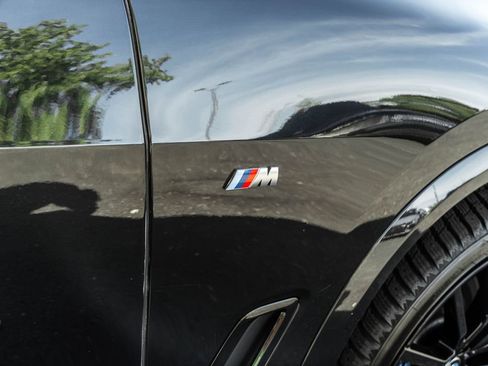 Used 2022 BMW X5 M50i AWD/4WD image 4