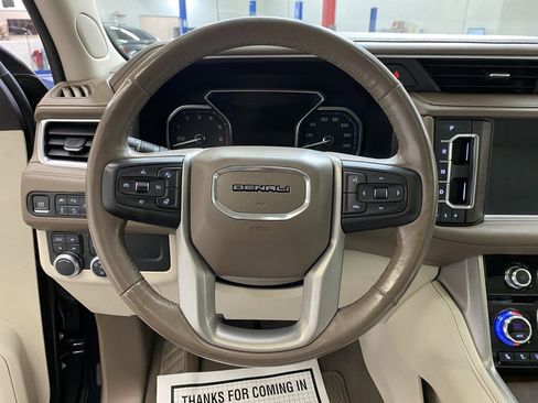 Used 2021 GMC Yukon Denali w/ Denali Premium Package image 26