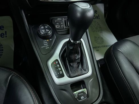 Used 2014 Jeep Cherokee Trailhawk w/ Comfort/Convenience Group AWD/4WD image 26