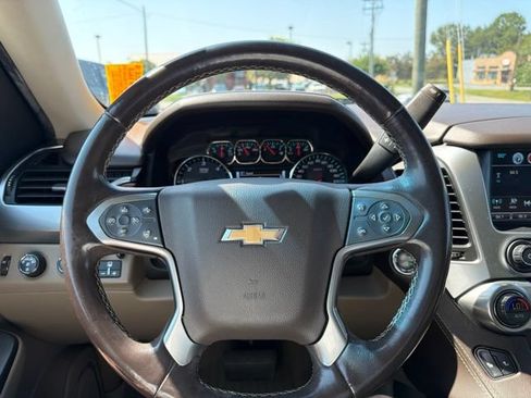 Used 2019 Chevrolet Tahoe LT w/ LT Signature Package AWD/4WD image 13