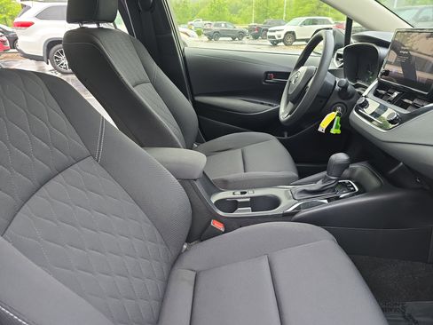 Used 2024 Toyota Corolla LE FWD image 10