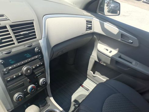 Used 2012 Chevrolet Traverse LS FWD image 21