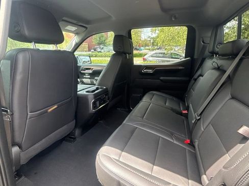 Used 2023 GMC Sierra 1500 Denali w/ Technology Package AWD/4WD image 17