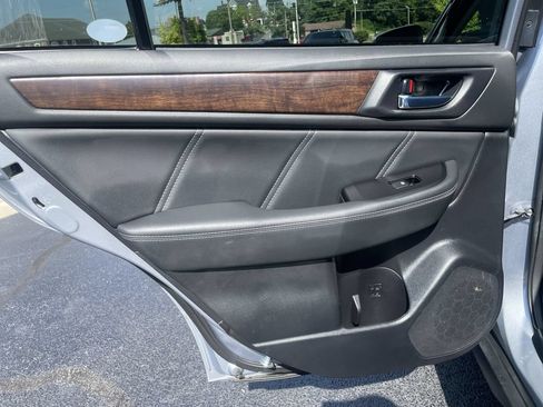 Used 2019 Subaru Outback 2.5i Limited AWD/4WD image 22