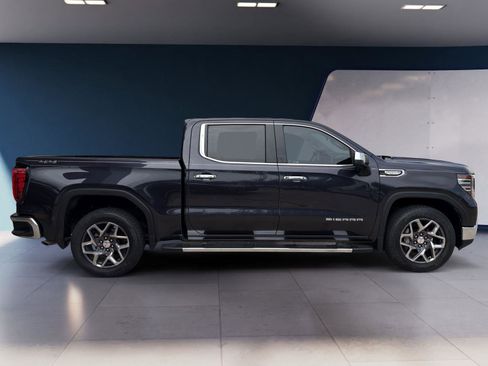 Used 2022 GMC Sierra 1500 SLT AWD/4WD image 6