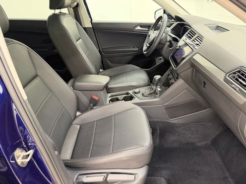 Used 2021 Volkswagen Tiguan SEL AWD/4WD image 25