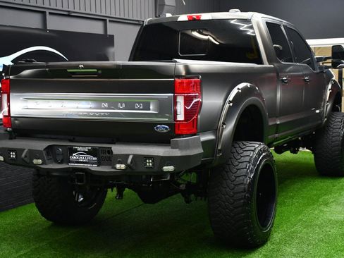 Used 2022 Ford F250 Platinum w/ FX4 Off-Road Package AWD/4WD image 17