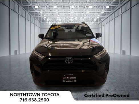 Used 2025 Toyota RAV4 XLE w/ Weather Package AWD/4WD image 6