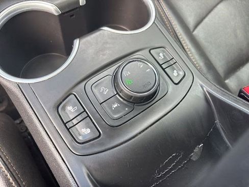 Used 2020 GMC Terrain SLT w/ Preferred Package image 26