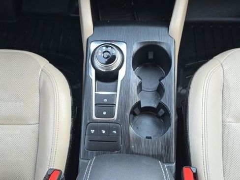 Used 2020 Ford Escape Titanium image 41