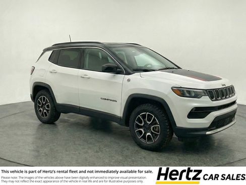 Used 2025 Jeep Compass Trailhawk AWD/4WD image 1