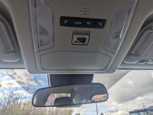 Used 2025 Toyota RAV4 XLE image 23